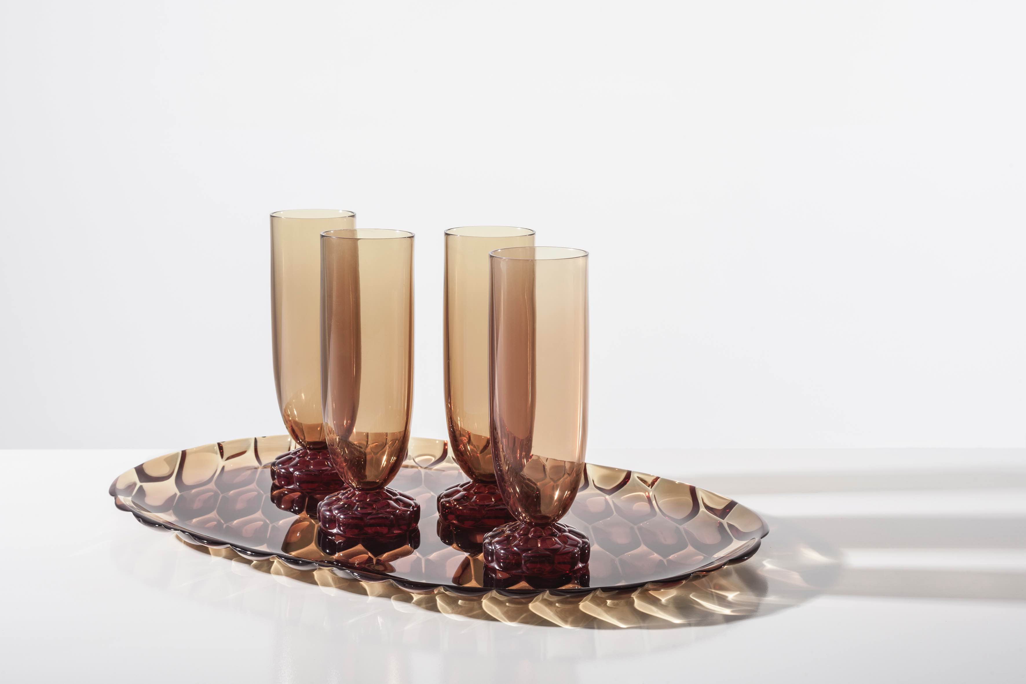 淡雅色彩的 JELLIES FAMILY 塑料餐具，為生活添增幾許樂趣。