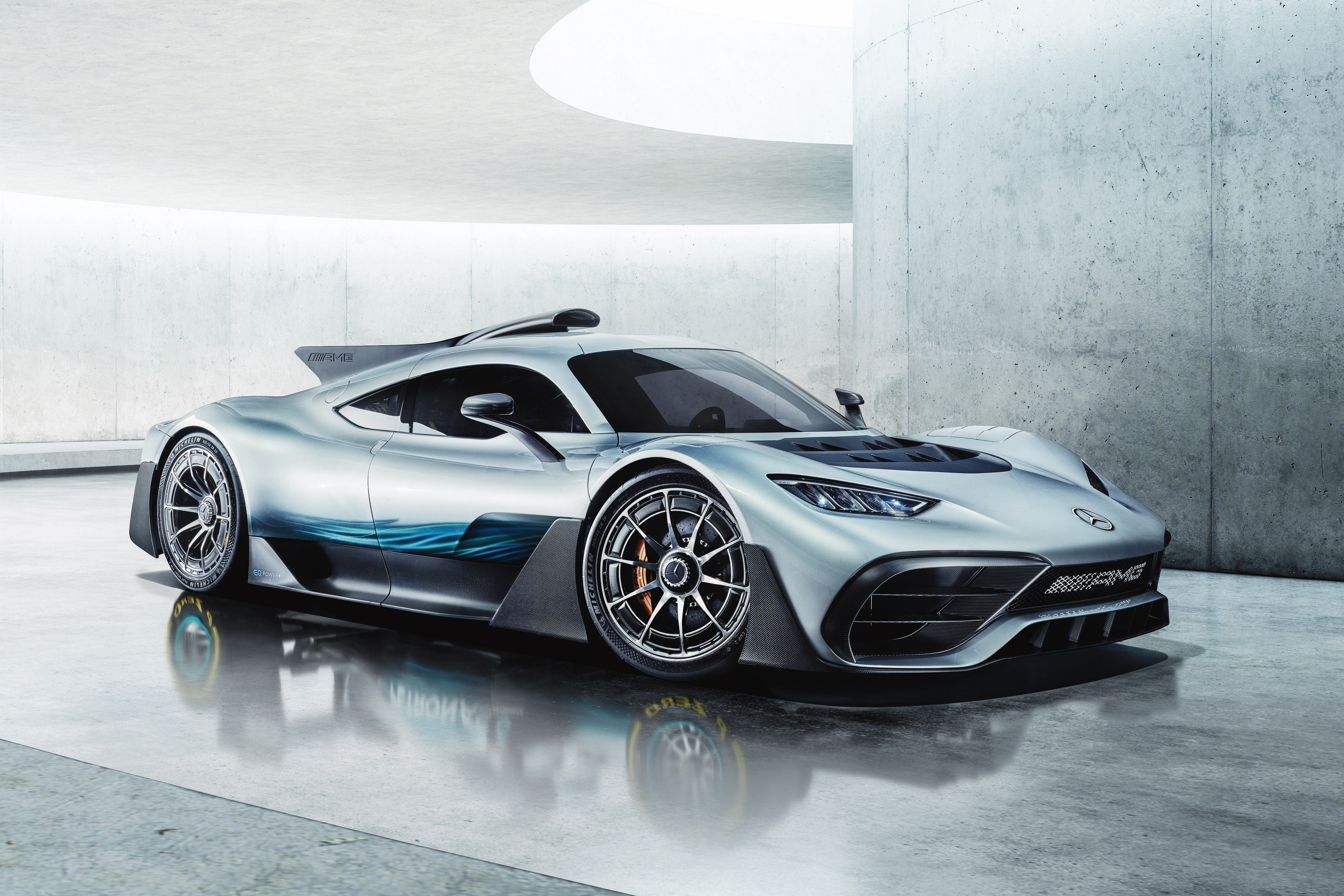 引擎形式/排氣量:1.6L V6 渦輪增壓+四具馬達 最大馬力:1,000hp 數量:275 輛