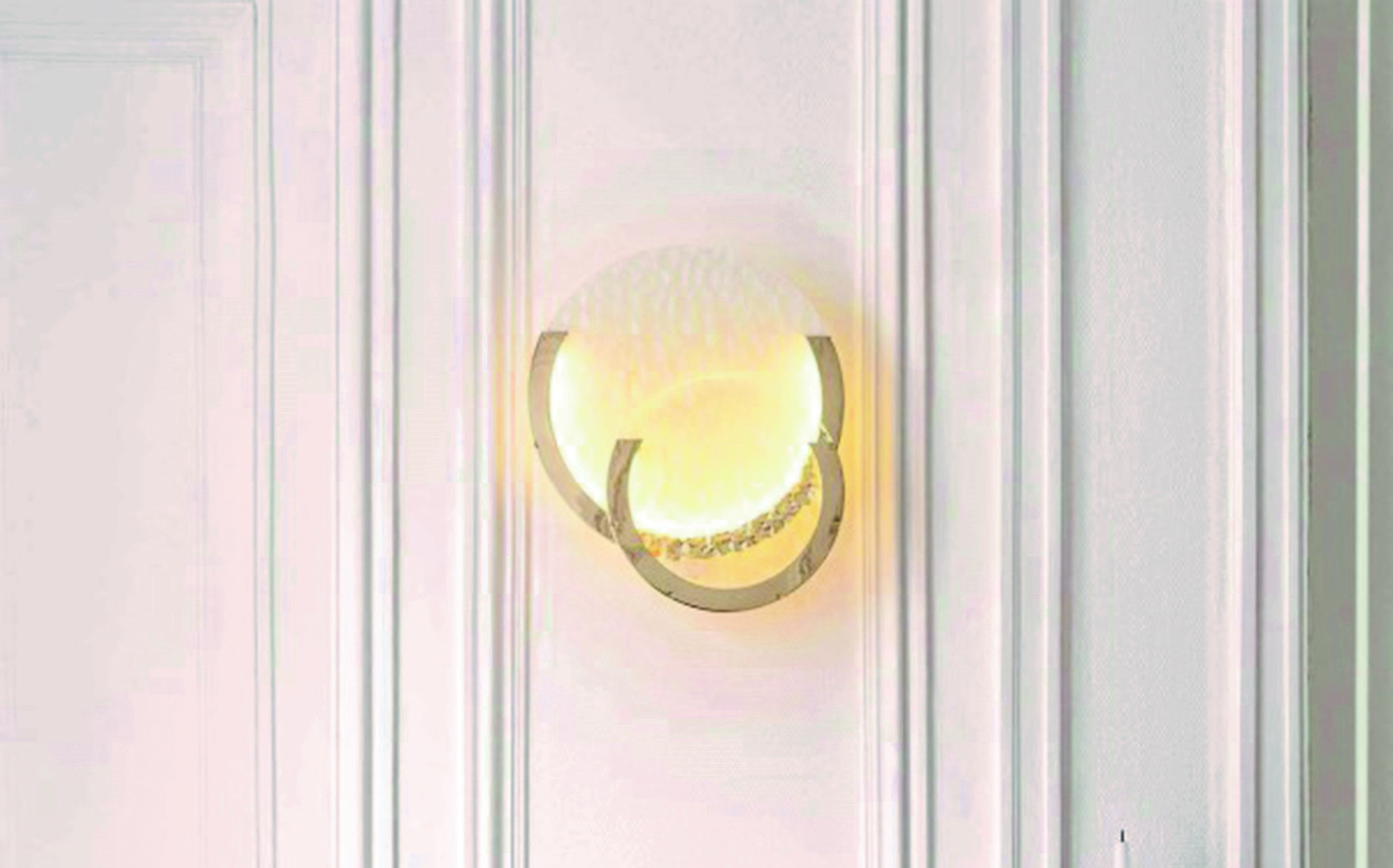 雖然脫離現代產業的「匹配主流」，但 Mydriaz 憑藉著對燈飾藝術的非凡理念，使傳統工藝的美學和概念得以在現代再度綻放。