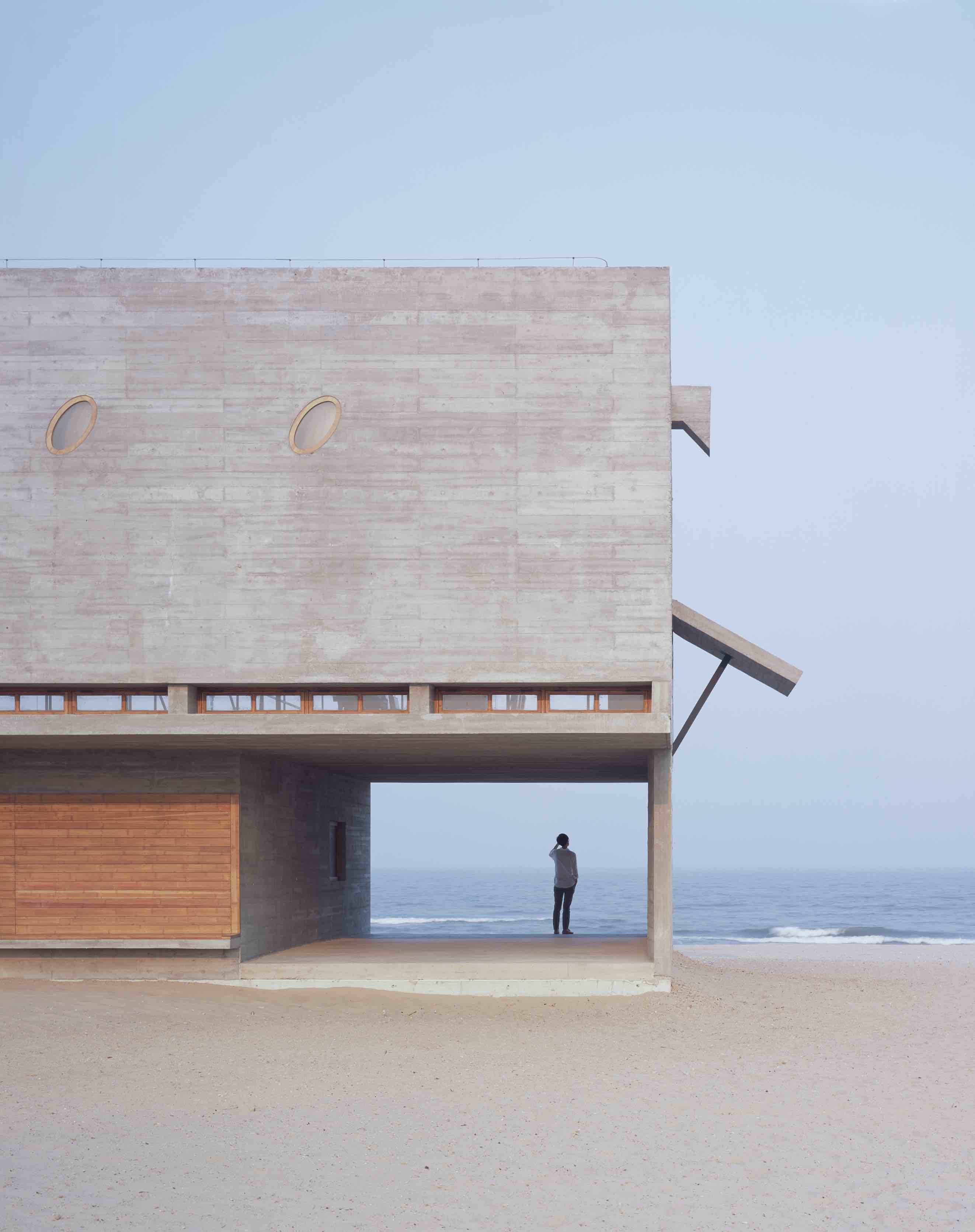 TOP 10 LIBRARIES OF THE YEAR: Seashore 全球風格圖書館 - 閱讀一方孤獨