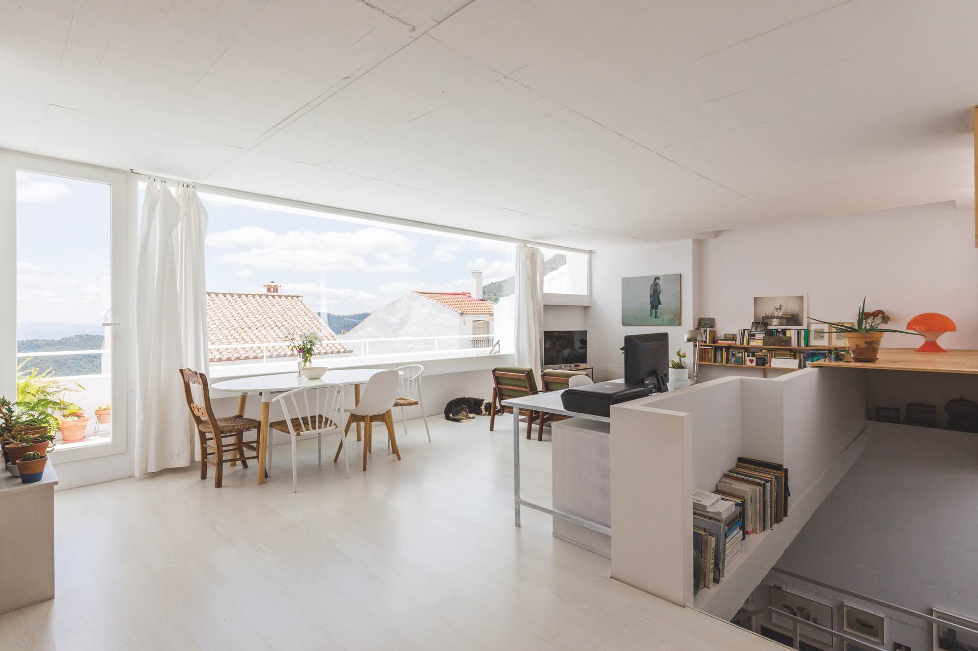 FINE ART LIVING: Spain 到藝術裡住一晚 - 西班牙｜隱居山城的畫家